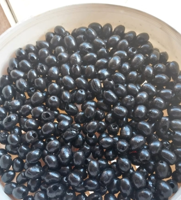 Pitted Black Olives