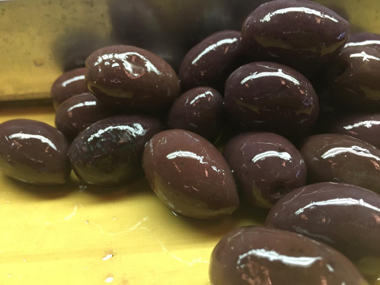Natural Black Olives with Pits